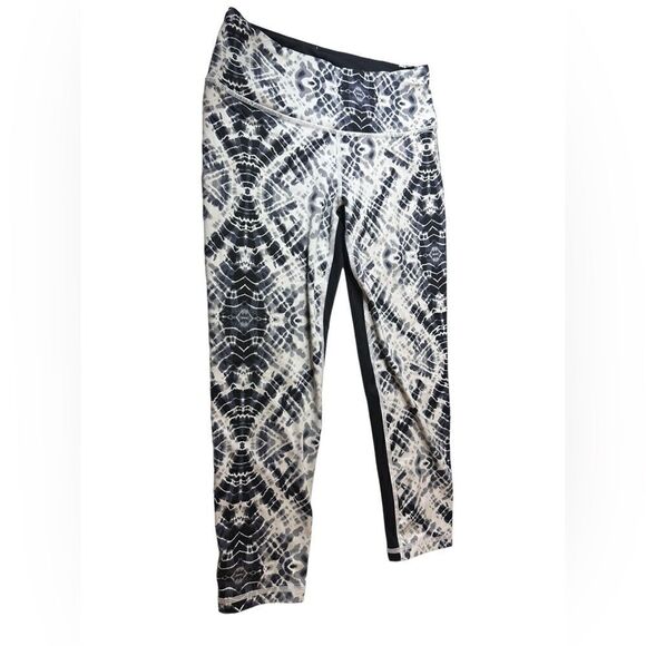 Victoria’s Secret Knockout Tie-dye Tight Legging Capri Small - Picture 3 of 6